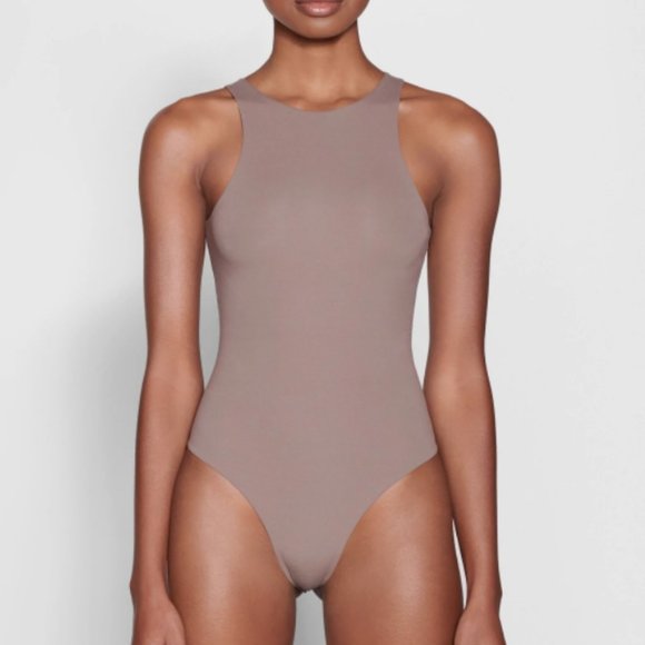 SKIMS, FITS EVERYBODY HIGH NECK BODYSUIT | TALC, Size L - Picture 5 of 7